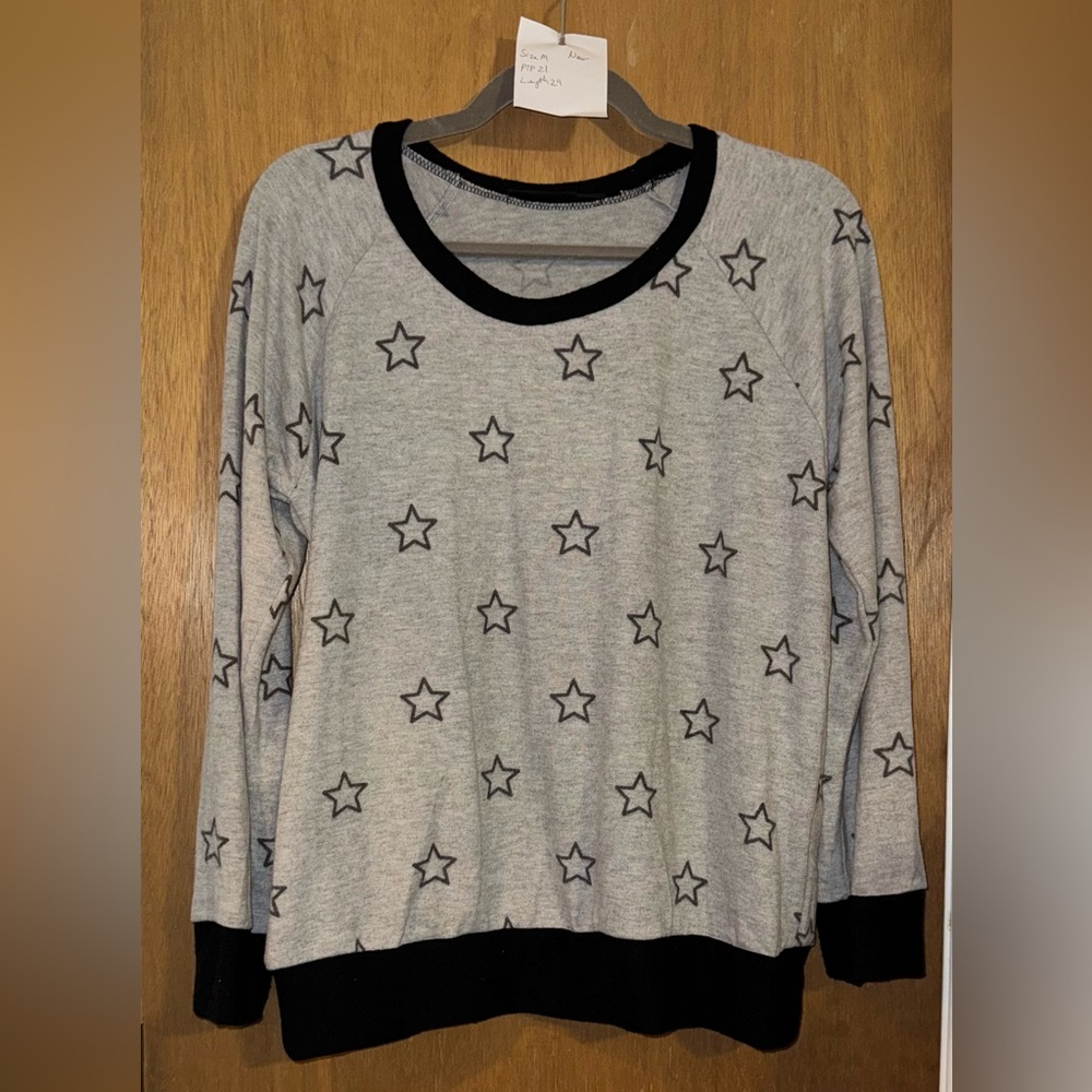 B Flawless Black and Gray Star Light Weight Sweatshirt, Size M